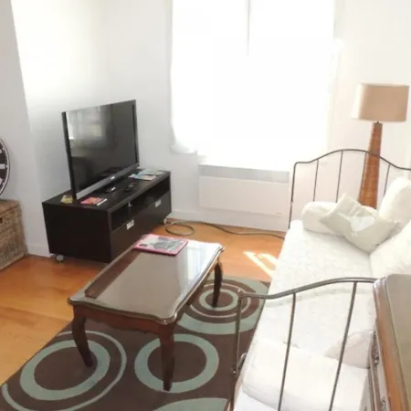 Apartment T3 Confortable A 300m Plage, Terrasse, Proche Commerces Et Marche - Fr-1-71-51 Royan
