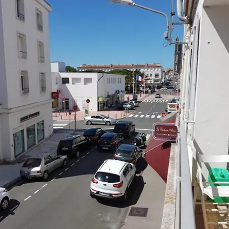 T3 Confortable A 300m Plage, Terrasse, Proche Commerces Et Marche - Fr-1-71-51 *